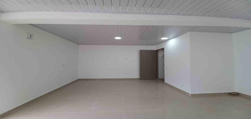 Local en arriendo en Sector Lago Uribe, Pereira, 24 m² · foto 4 de 11
