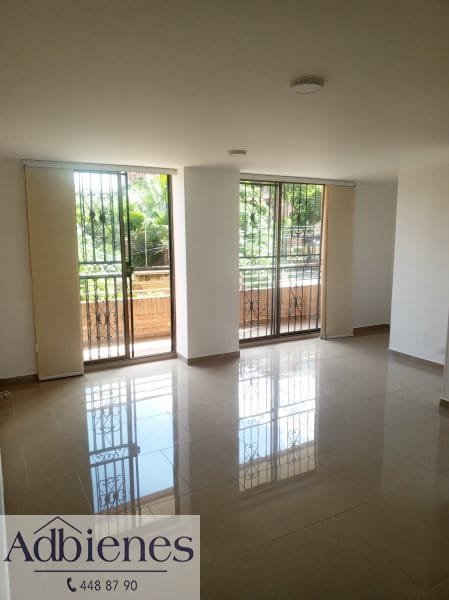 Apartamento de 3 alcobas en arriendo en Lorena, Medellín, 144 m² · foto 3 de 24