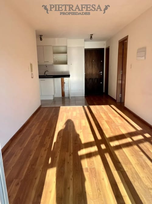 Apartamento en alquiler, 1 dormitorio, 1 baño, balcón. Cordón. · Foto 2