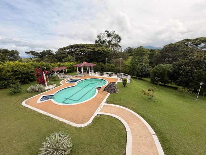 Casa de 4 alcobas en venta en Combia Baja, Pereira, 350 m² · foto 15 de 20