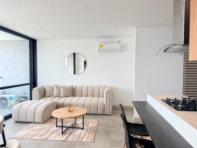 Apartamento de 1 alcoba en arriendo en El Poblado, Medellín, 74 m² · foto 2 de 14