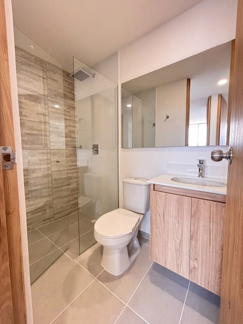 Apartamento de 3 alcobas en arriendo en Camino Verde, Envigado, 82 m² · foto 5 de 17
