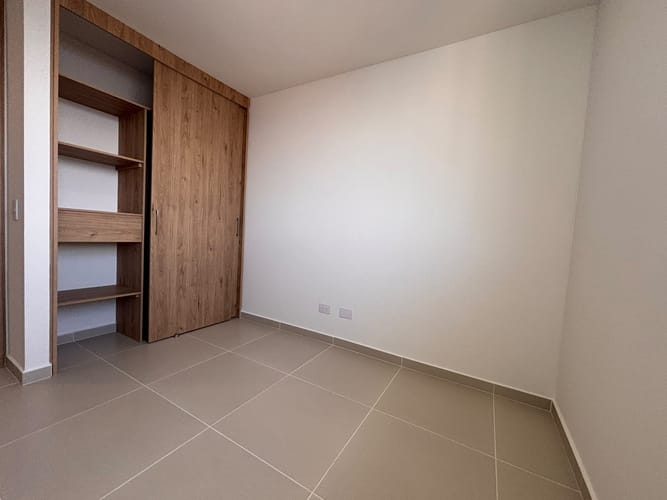 Apartamento de 3 alcobas en arriendo en Camino Verde, Envigado, 82 m² · foto 8 de 17