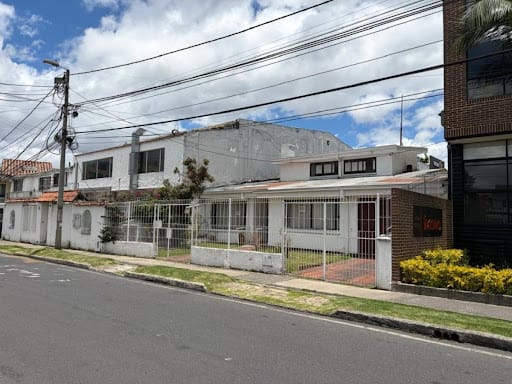 Casa en venta en Las Villas, Bogotá · foto 2 de 10