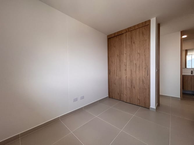 Apartamento de 3 alcobas en arriendo en Camino Verde, Envigado, 82 m² · foto 12 de 17