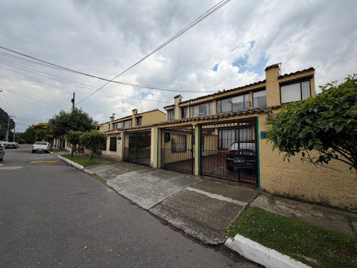 Casa en venta en Las Villas, Bogotá · foto 2 de 23