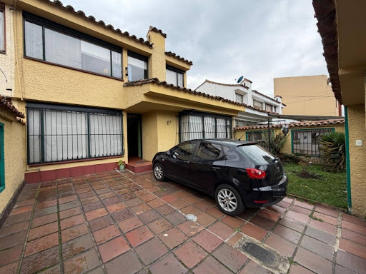 Casa en venta en Las Villas, Bogotá · foto 3 de 23