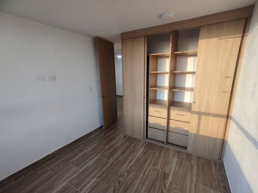 Apartaestudio en venta en El Redil, Bogotá, 35 m² · foto 11 de 17