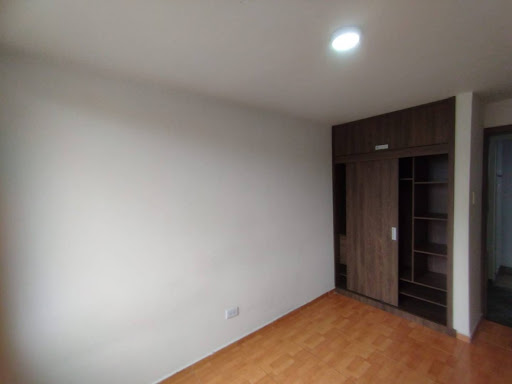 Apartamento en venta en Quinta Paredes, Bogotá · foto 10 de 19