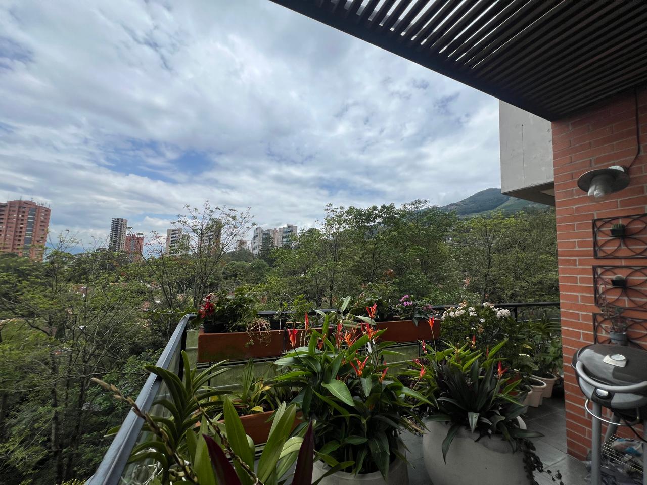 Apartamento en venta en Montessori, Medellín · foto 2 de 20