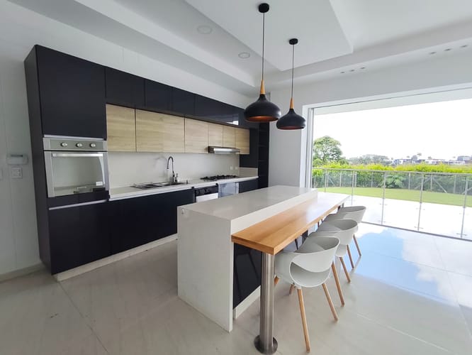 Casa de 5 alcobas en venta en Tribunas Corcega, Pereira, 576 m² · foto 9 de 19