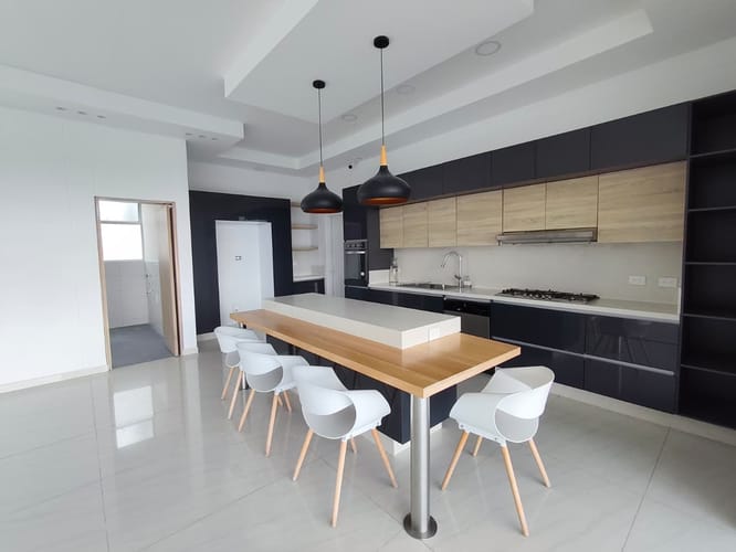 Casa de 5 alcobas en venta en Tribunas Corcega, Pereira, 576 m² · foto 11 de 19