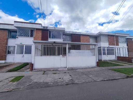 Casa en venta en Hipotecho, Bogotá · foto 2 de 11