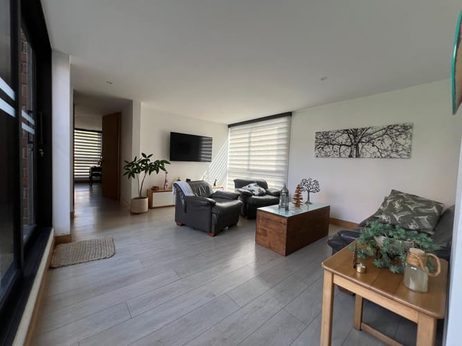 Apartamento de 4 alcobas en venta en El Poblado, Medellín, 214 m² · foto 7 de 10