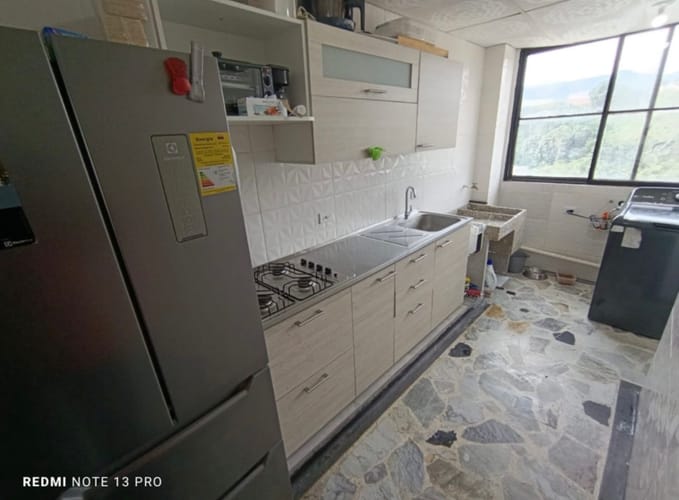 Apartamento de 4 alcobas en venta en Santa Teresita, Pereira, 115 m² · foto 3 de 9