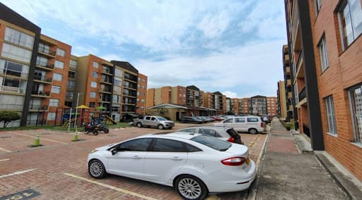 Apartamento de 3 alcobas en venta en Lusitania, Madrid, 84 m² · foto 2 de 22