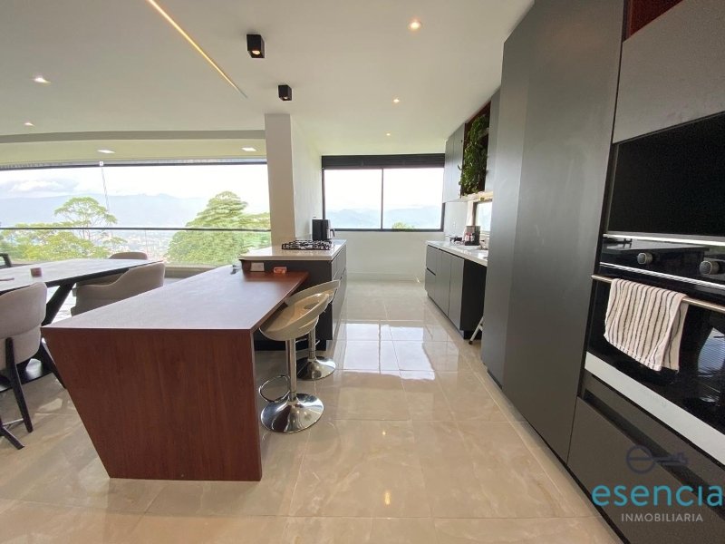 Casa en Arriendo en Loma del Chocho, Envigado en Envigado, de Esencia Inmobiliaria
