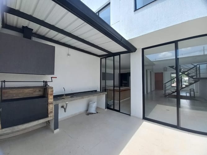 Casa de 7 alcobas en venta en La Meseta, Jamundí, 280 m² · foto 3 de 24