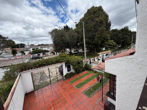 Casa en venta en Las Villas, Bogotá · foto 3 de 23