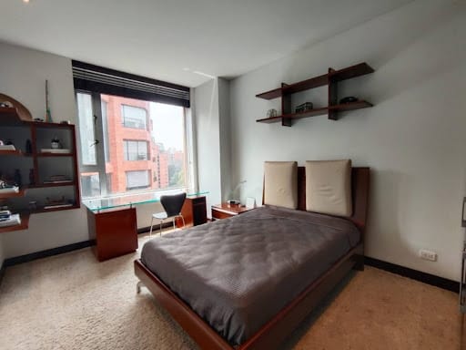 Apartamento en venta en Los Rosales, Bogotá · foto 6 de 18