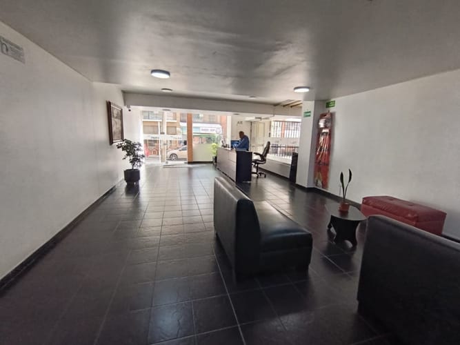 Apartaestudio en venta en Chapinero, Bogotá, 27 m² · foto 3 de 22