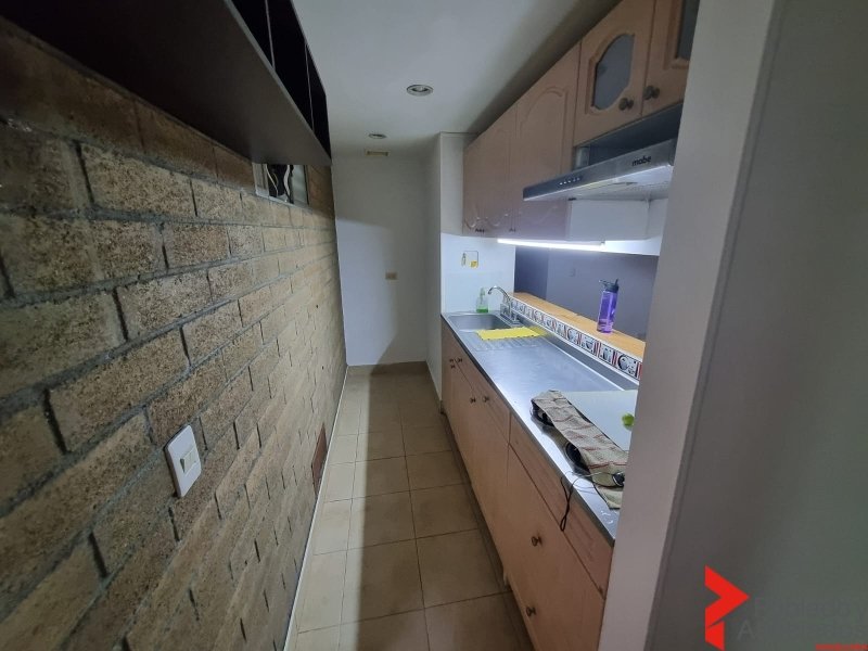 Apartamento en arriendo en El Poblado, Medellín · foto 3 de 16