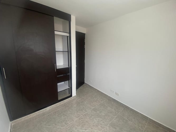 Apartamento de 2 alcobas en venta en Villa Del Prado, Cali, 55 m² · foto 3 de 8