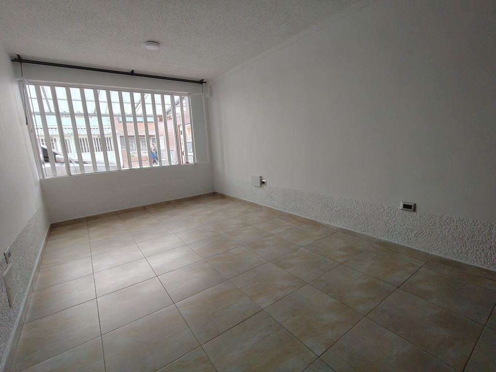 Casa en venta en Aguas Claras, Bogotá · foto 10 de 24