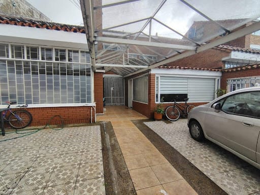 Casa en venta en Alhambra, Bogotá · foto 2 de 24