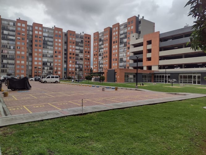 Apartamento de 2 alcobas en venta en San Pedro, Madrid, 51 m² · foto 3 de 24