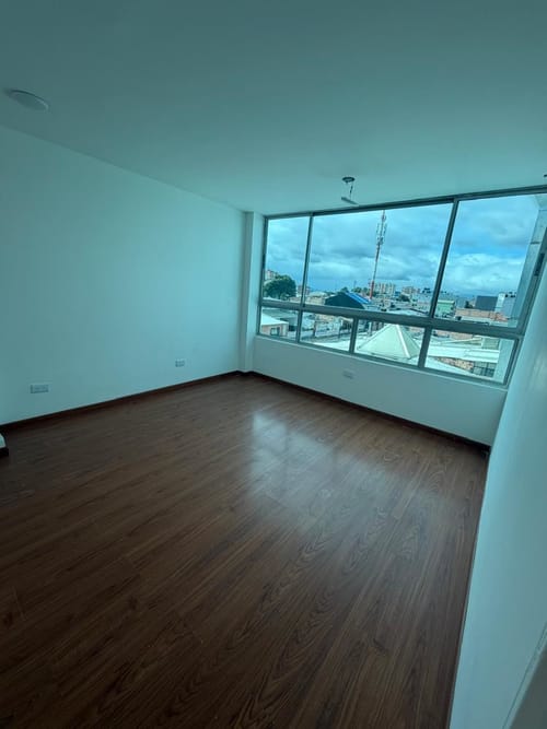 Casa de 20 alcobas en arriendo en Engativá, Bogotá, 700 m² · foto 7 de 15