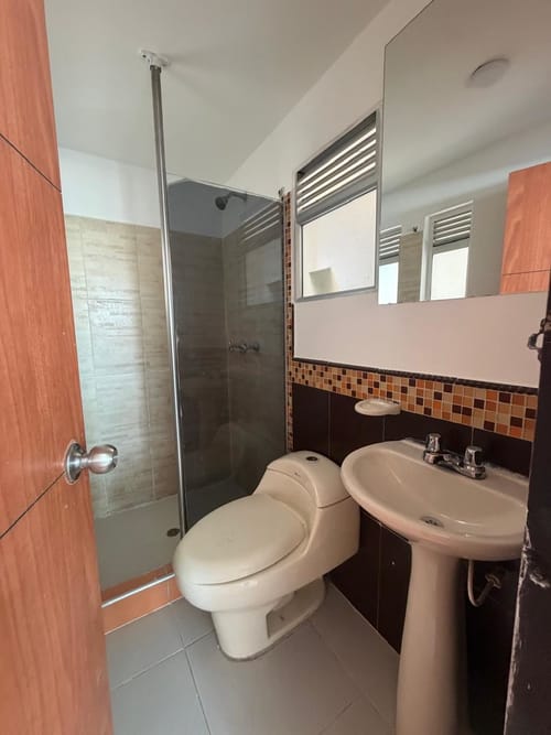 Casa de 20 alcobas en arriendo en Engativá, Bogotá, 700 m² · foto 9 de 15