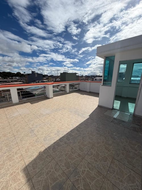 Casa de 20 alcobas en arriendo en Engativá, Bogotá, 700 m² · foto 13 de 15