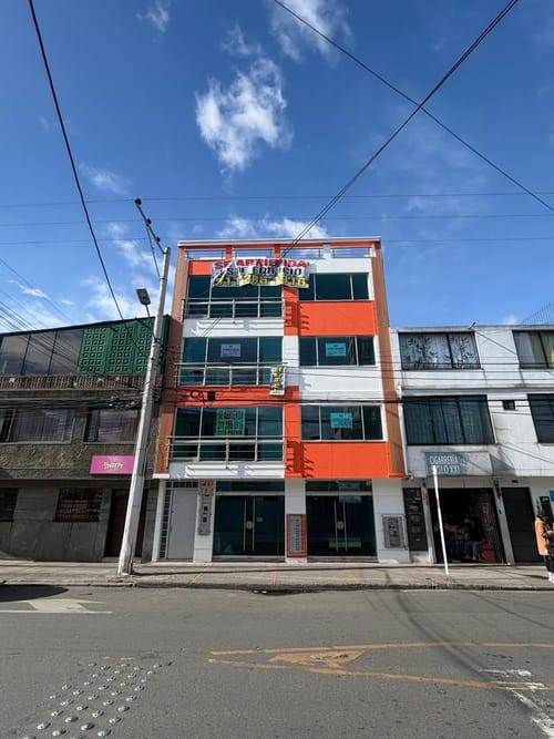 Casa de 20 alcobas en arriendo en Engativá, Bogotá, 700 m² · foto 15 de 15