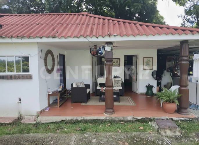 Finca en venta en Puente Amarillo, Villavicencio, 970 m² · foto 2 de 17