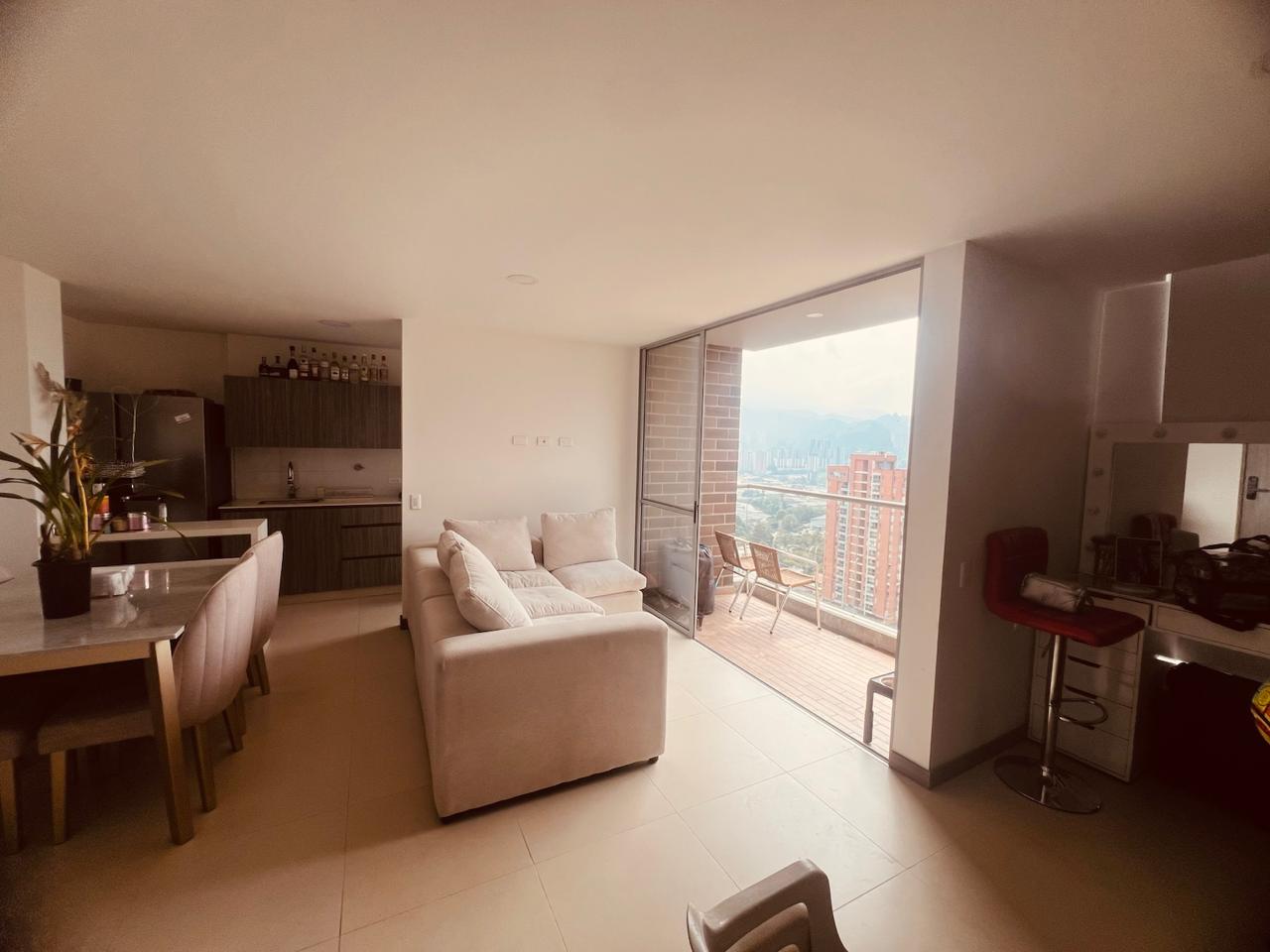 Apartamento en venta en Ditaires, Itagüí · foto 2 de 9