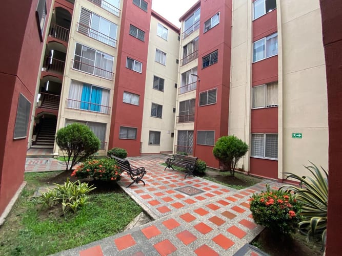 Apartamento de 3 alcobas en venta en Prados Del Norte, Cali, 56 m² · foto 2 de 18