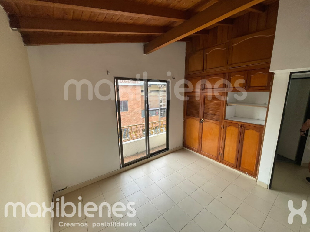 1BR Apartment in Calasanz (40 m²) - 4