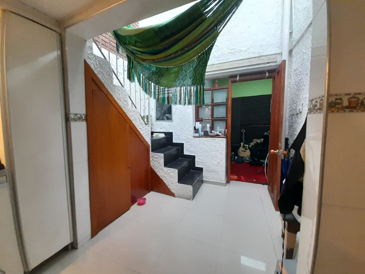 Casa en venta en Barrios Unidos, Bogotá · foto 8 de 24