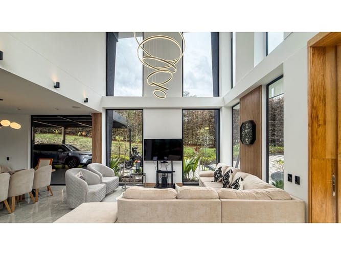 Casa de 3 alcobas en venta en Las Palmas, Medellín, 495 m² · foto 4 de 24