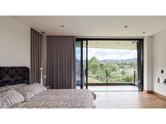 Casa de 3 alcobas en venta en Las Palmas, Medellín, 495 m² · foto 20 de 24