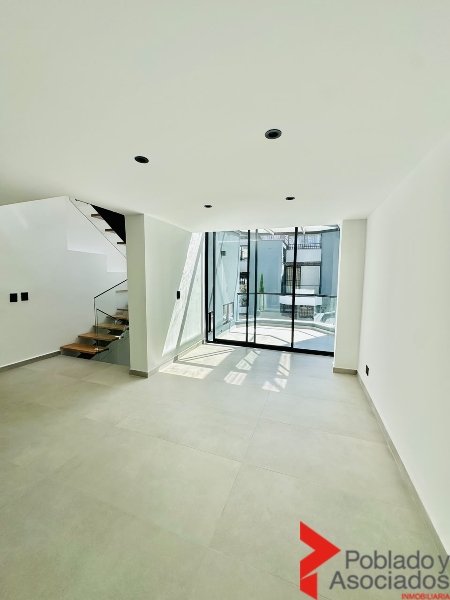 Casa en arriendo en El Poblado, Medellín · foto 2 de 19