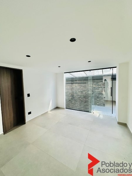 Casa en arriendo en El Poblado, Medellín · foto 4 de 19