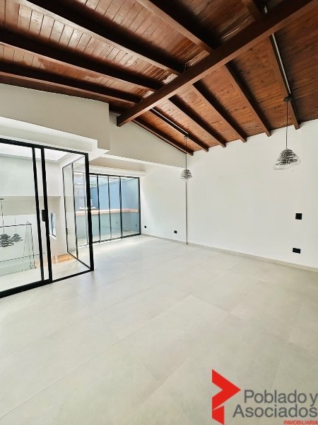 Casa en arriendo en El Poblado, Medellín · foto 8 de 19