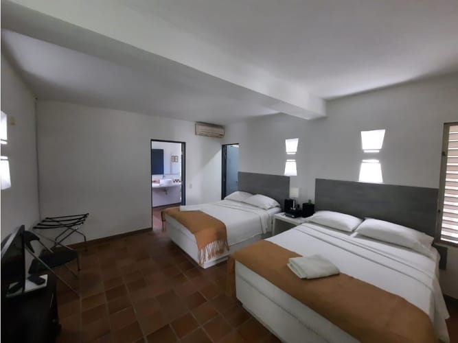 Casa de 4 alcobas en venta en Bosques De Peñalisa, Ricaurte, 381 m² · foto 3 de 15