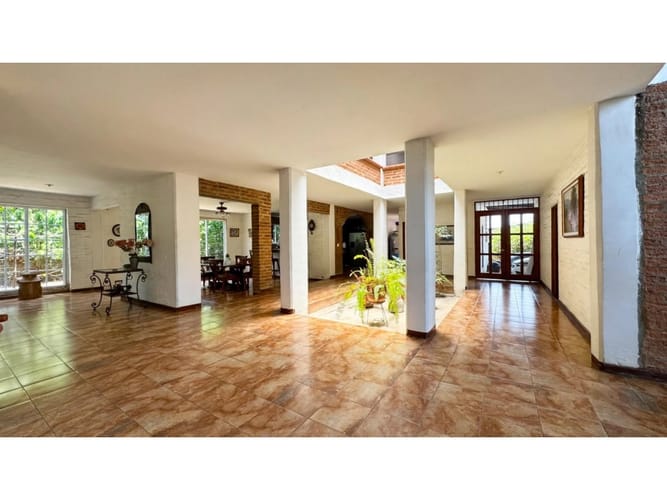 Casa de 5 alcobas en venta en El Hormiguero, Cali, 564 m² · foto 3 de 24