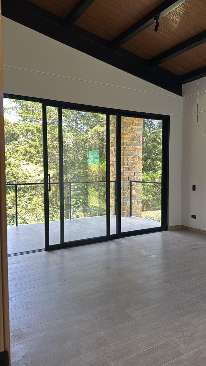 Casa en arriendo en El Carmen de Viboral · foto 5 de 18