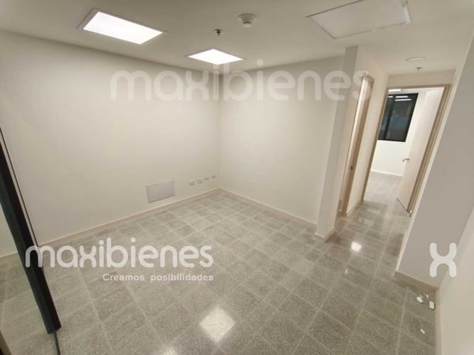 Oficina en arriendo en Los Colores, Medellín, 35 m² · foto 3 de 10