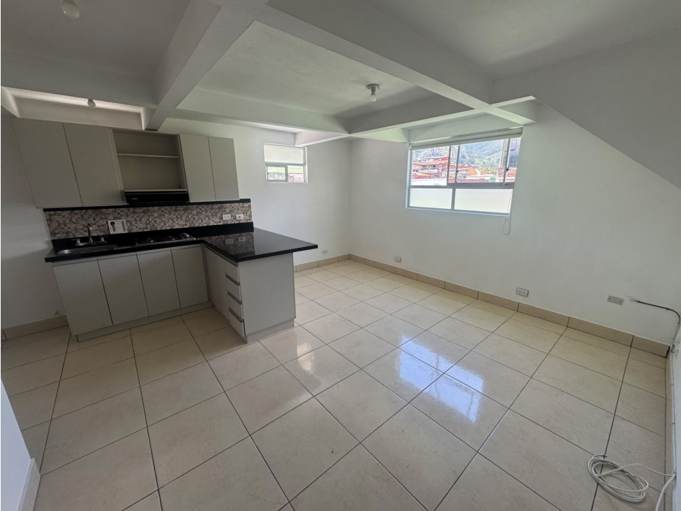 Apartamento en arriendo en La America, Medellín · foto 2 de 9