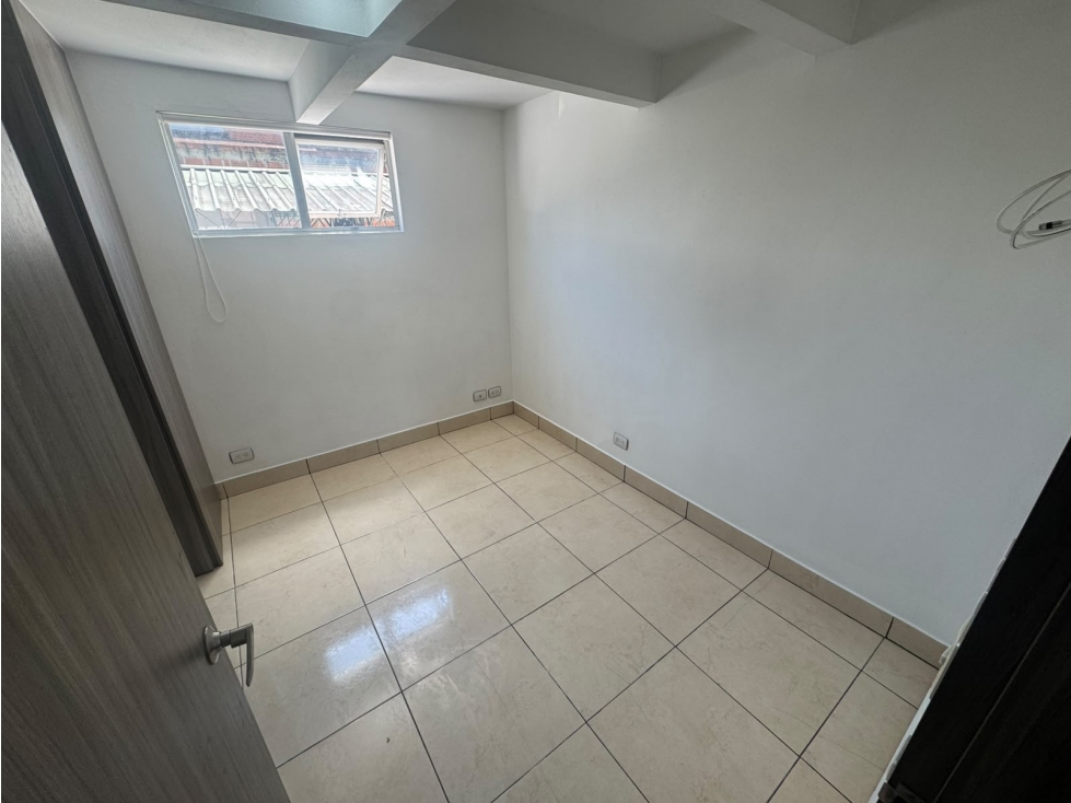 Apartamento en arriendo en La America, Medellín · foto 5 de 9